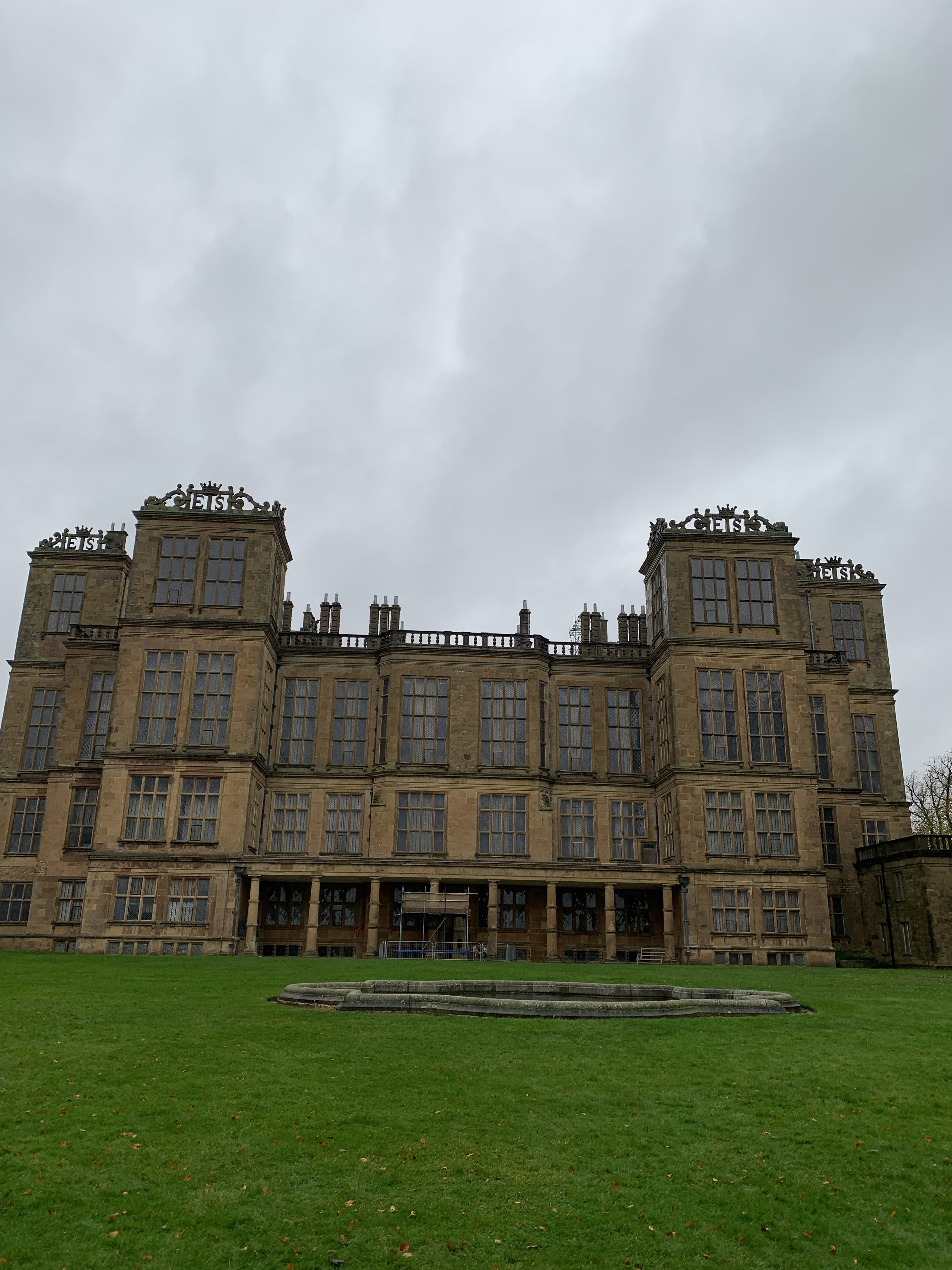 Hardwick ハードウィック ニューホール編：才覚と知性、そして富。ベス